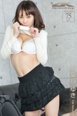 大妈组团拦游客卖香